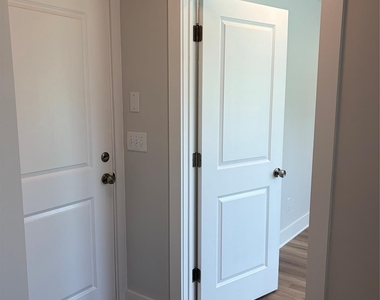 413 Nathaniel Way - Photo Thumbnail 3