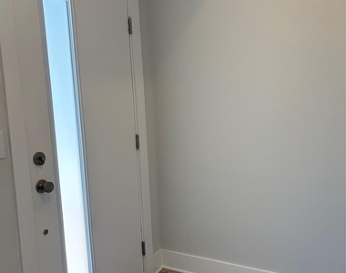 413 Nathaniel Way - Photo Thumbnail 8