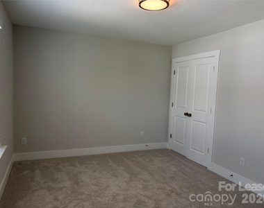 413 Nathaniel Way - Photo Thumbnail 32