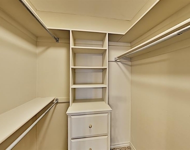 6808 Sandlewood Drive - Photo Thumbnail 22