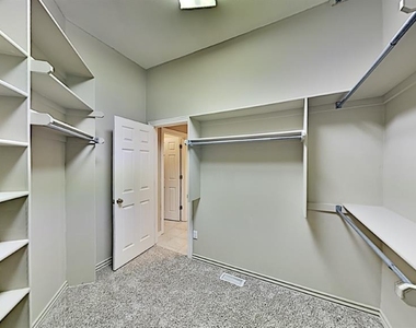 6808 Sandlewood Drive - Photo Thumbnail 16