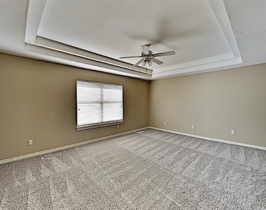 6808 Sandlewood Drive - Photo Thumbnail 13