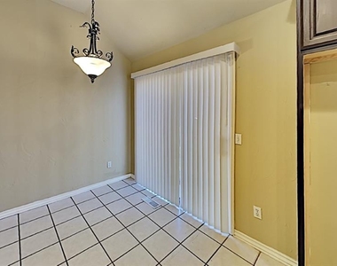 6808 Sandlewood Drive - Photo Thumbnail 11