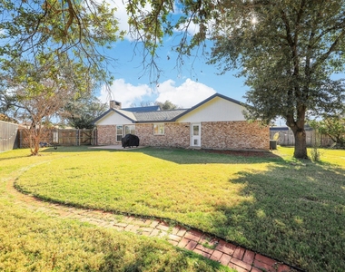 3913 Knob Hill Drive - Photo Thumbnail 10