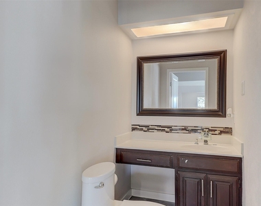 3913 Knob Hill Drive - Photo Thumbnail 32