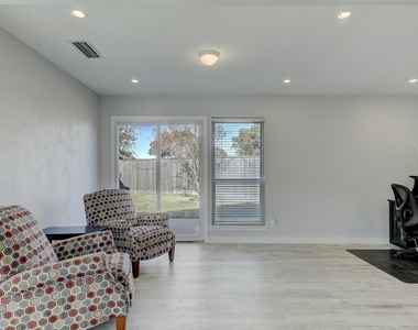 3913 Knob Hill Drive - Photo Thumbnail 28