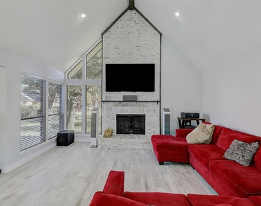 3913 Knob Hill Drive - Photo Thumbnail 19
