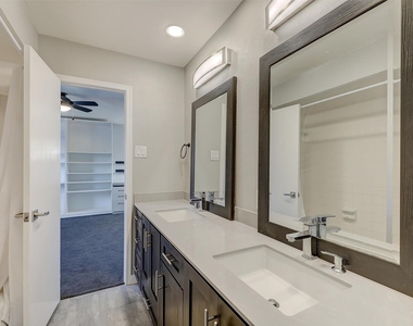 3913 Knob Hill Drive - Photo Thumbnail 23