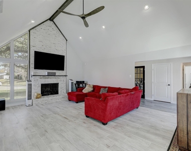 3913 Knob Hill Drive - Photo Thumbnail 18