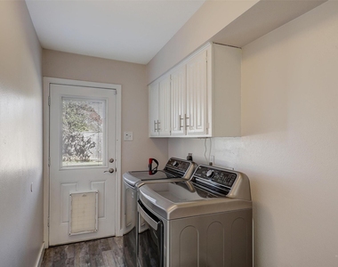 3913 Knob Hill Drive - Photo Thumbnail 26