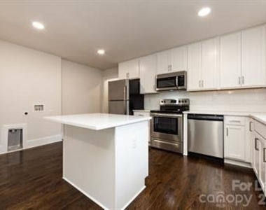 1704 Club Road - Photo Thumbnail 2
