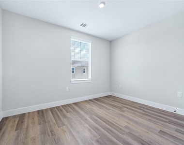 2906 Woodland Street - Photo Thumbnail 26