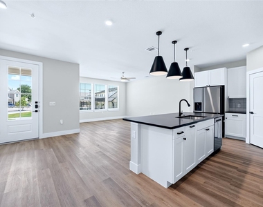 2906 Woodland Street - Photo Thumbnail 2