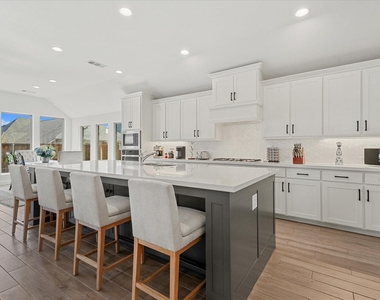 3316 Honey Suckle Lane - Photo Thumbnail 7
