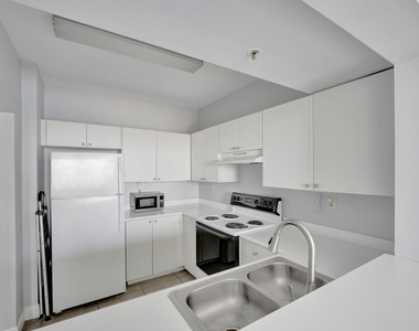 3020 Ne 32nd Avenue - Photo Thumbnail 12