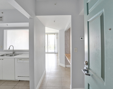 3020 Ne 32nd Avenue - Photo Thumbnail 5