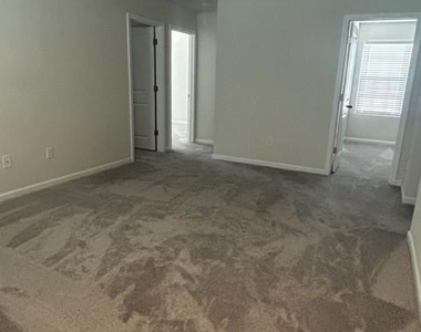 212 Brentwood Drive - Photo Thumbnail 10