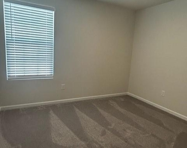 212 Brentwood Drive - Photo Thumbnail 15