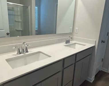 212 Brentwood Drive - Photo Thumbnail 12