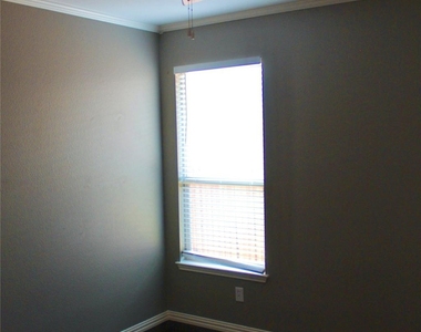12401 Lonesome Pine Place - Photo Thumbnail 17