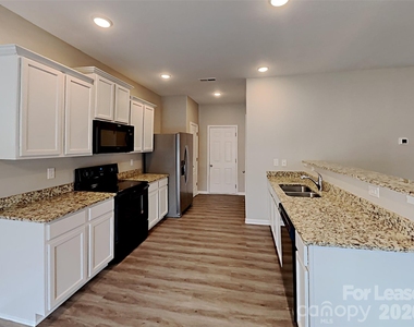 1372 Waylon Avenue - Photo Thumbnail 1