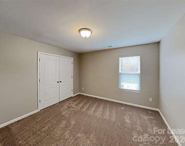 1372 Waylon Avenue - Photo Thumbnail 13