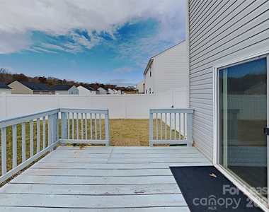 1372 Waylon Avenue - Photo Thumbnail 25