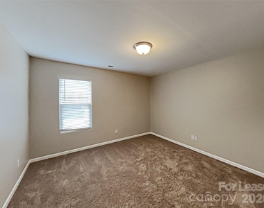1372 Waylon Avenue - Photo Thumbnail 14