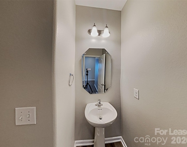 1372 Waylon Avenue - Photo Thumbnail 23