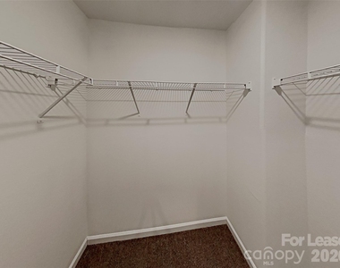 1372 Waylon Avenue - Photo Thumbnail 19