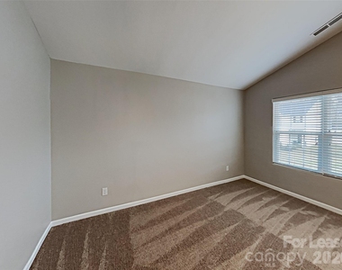 1372 Waylon Avenue - Photo Thumbnail 17