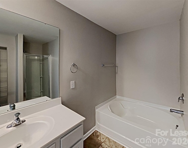 1372 Waylon Avenue - Photo Thumbnail 24