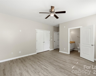 7329 Michaels Landing Drive - Photo Thumbnail 11