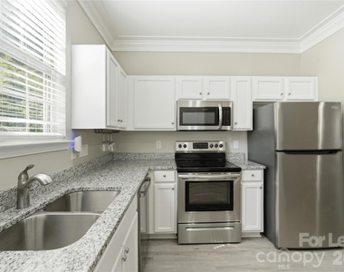 7329 Michaels Landing Drive - Photo Thumbnail 8
