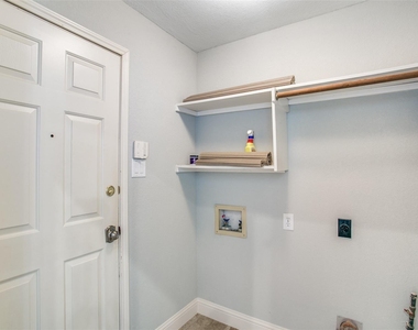 2103 Amherst Drive - Photo Thumbnail 14