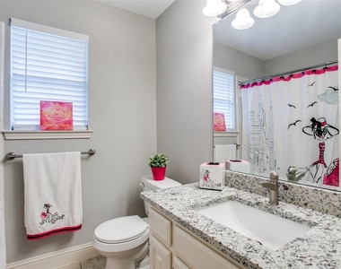 2103 Amherst Drive - Photo Thumbnail 13