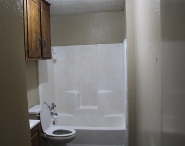 9022 Greenmound Avenue - Photo Thumbnail 18