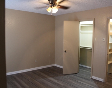 9022 Greenmound Avenue - Photo Thumbnail 17