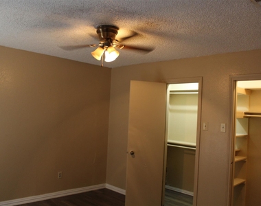 9022 Greenmound Avenue - Photo Thumbnail 16