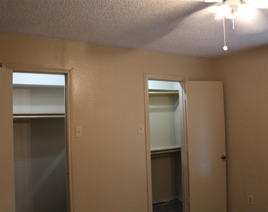 9022 Greenmound Avenue - Photo Thumbnail 15