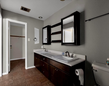 936 Sugarberry Drive - Photo Thumbnail 8