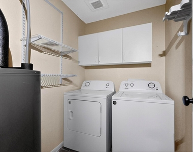 936 Sugarberry Drive - Photo Thumbnail 10