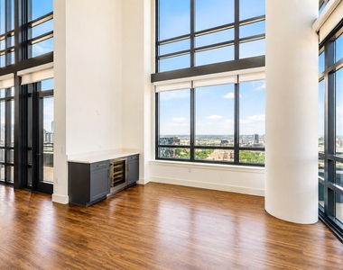 3611 Congress Avenue - Photo Thumbnail 2