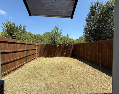 226 Heritage Court - Photo Thumbnail 17