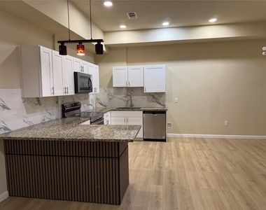 226 Heritage Court - Photo Thumbnail 3