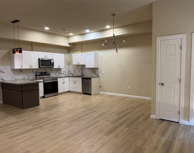 226 Heritage Court - Photo Thumbnail 2