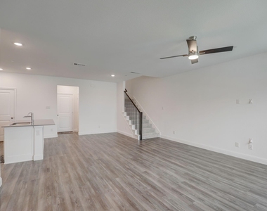12928 Teton Street - Photo Thumbnail 4
