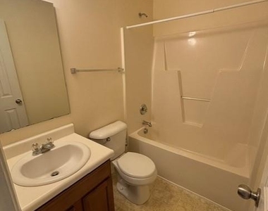 14016 Sugar Oats Lane - Photo Thumbnail 8