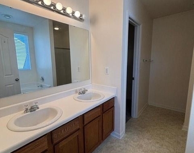 14016 Sugar Oats Lane - Photo Thumbnail 11