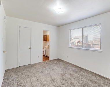 2321 Colonial - Photo Thumbnail 16